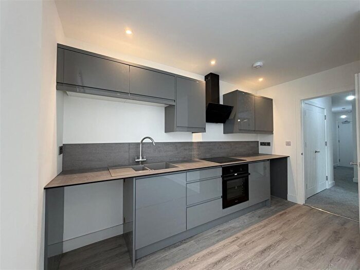 1 Bedroom Flat To Rent In Biddicks Court, St. Austell, PL25