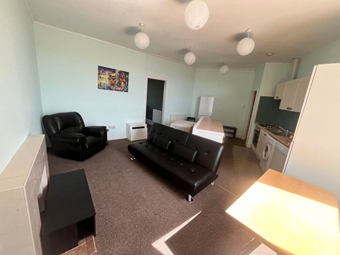 1 Bedroom Flat To Rent In Abbotsford Street, Dundee, DD2