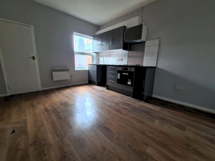 1 Bedroom Flat To Rent In Shirley Road, Southampton, Hampshire, SO15