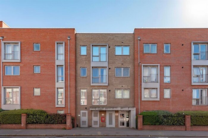 1 Bedroom Flat To Rent In High Road Leyton, Leyton, E10