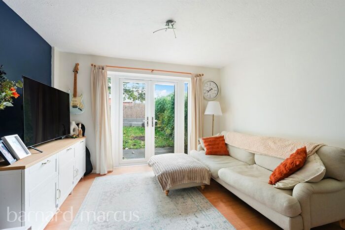 2 Bedroom Terraced House For Sale In Keats Avenue, Redhill, RH1