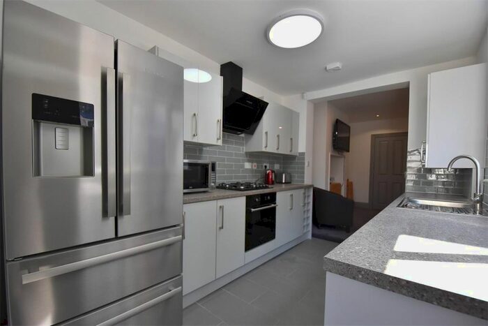 5 Bedroom End Of Terrace House To Rent In Derry Avenue, Plymouth, PL4