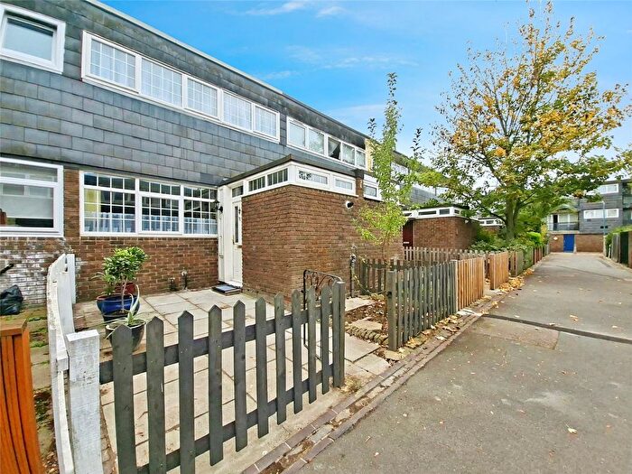 4 Bedroom Terraced House To Rent In Prague Place, London, SW2