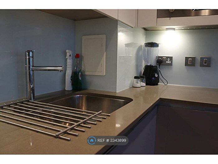 2 Bedroom Flat To Rent In Fusion Court, London, E1