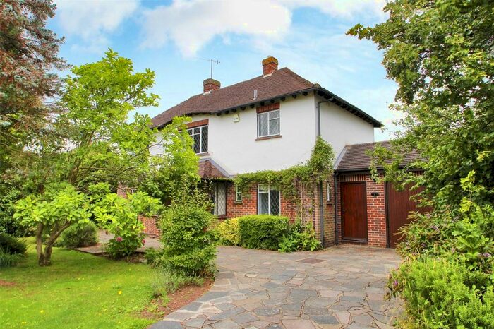 4 Bedroom Detached House To Rent In Knowsley Way, Hildenborough, Kent, TN11