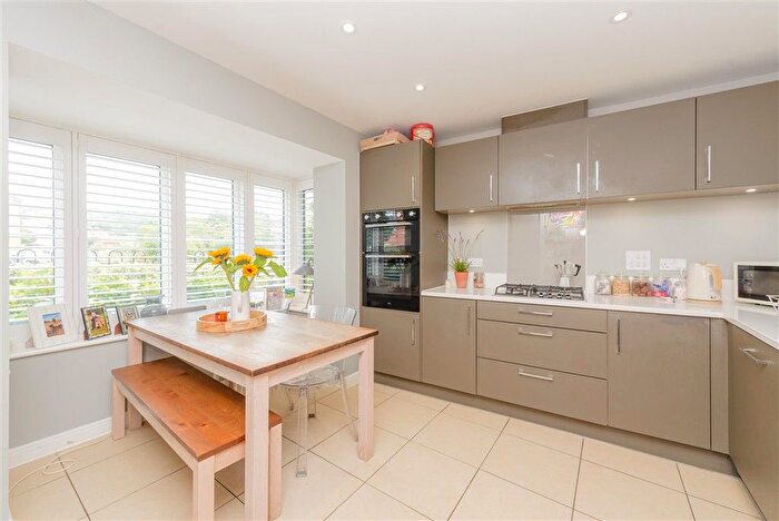 4 Bedroom Town House For Sale In Village Road, Wouldham, Rochester, Kent, ME1
