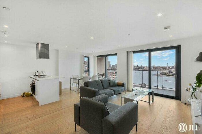 3 Bedroom Flat To Rent In Horizons Tower, London, E14