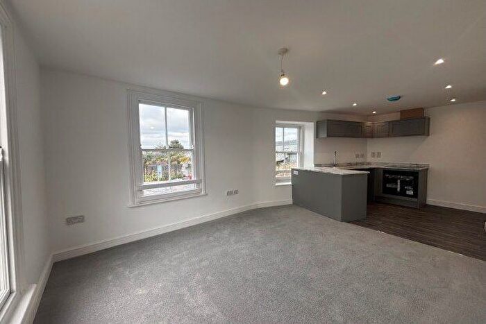 1 Bedroom Flat To Rent In New Street, Honiton, EX14