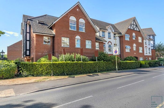 2 Bedroom Flat To Rent In Heathside Road, Woking, GU22