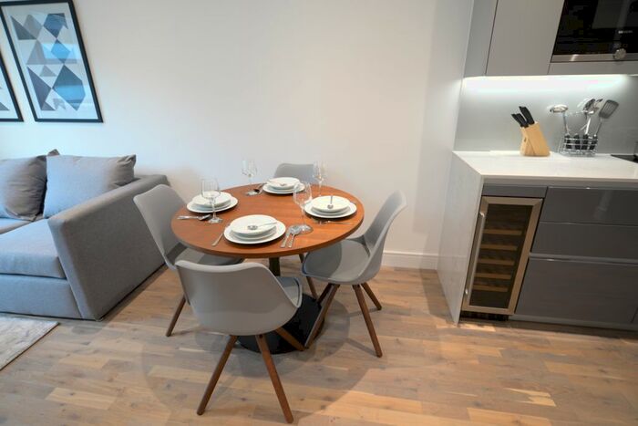 1 Bedroom Flat To Rent In Juniper Drive, London, SW18