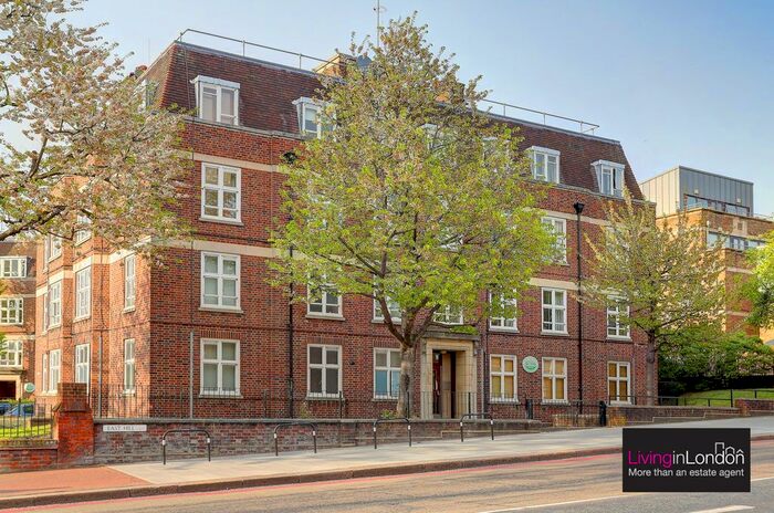 3 Bedroom Flat To Rent In Fairfield Drive, London, SW18