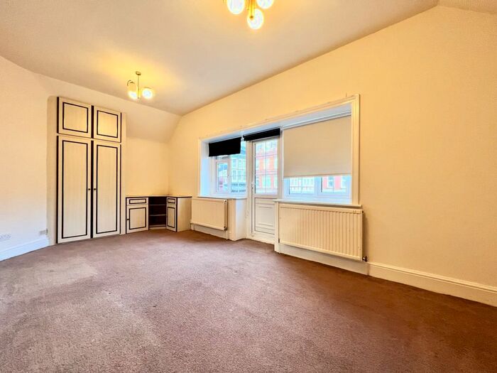 2 Bedroom Flat To Rent In St. Mildreds Road, Westgate-On-Sea, CT8