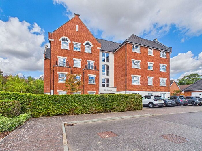 1 Bedroom Flat For Sale In The Tannery, Arundale Walk, Horsham, West Sussex, RH12