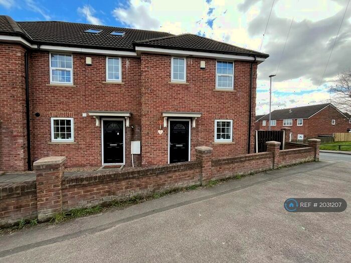 3 Bedroom End Of Terrace House To Rent In The Dards, Cudworth, Barnsley, S72