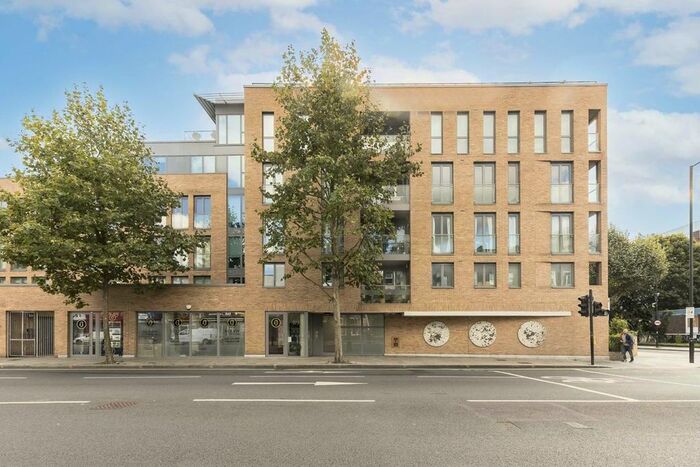 2 Bedroom Flat To Rent In Goldhawk Road, London, W12