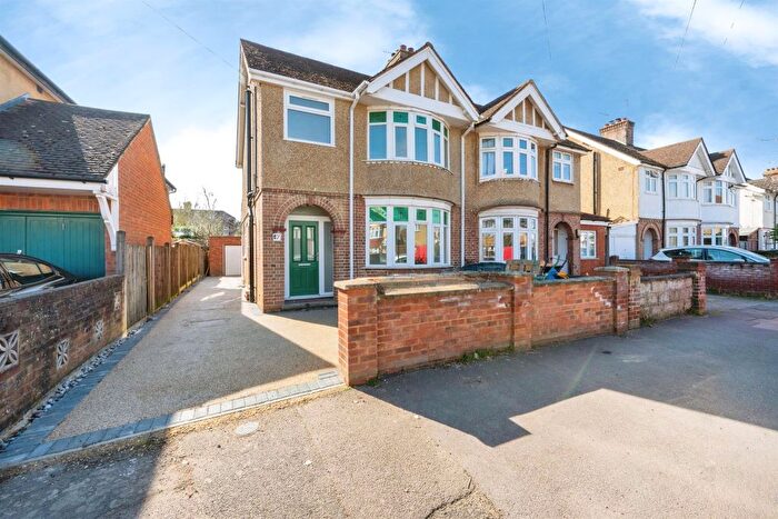 3 Bedroom Semi Detached House For Sale In Rosamond Road, Bedford, MK40