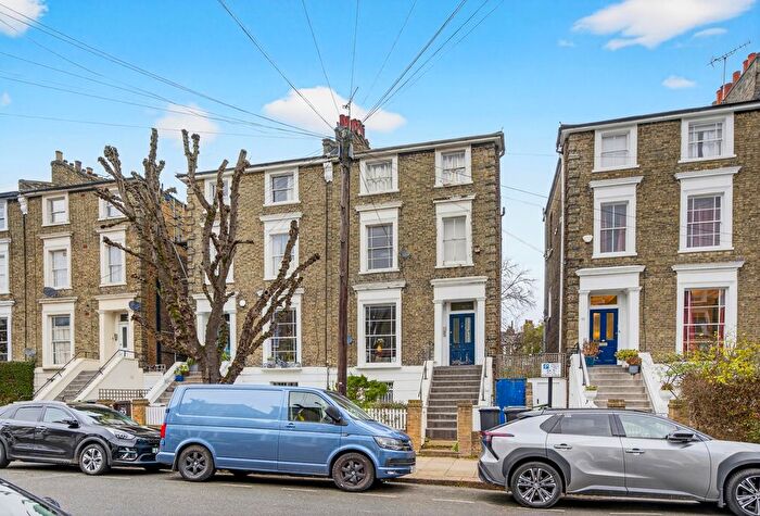 1 Bedroom Flat To Rent In Cantelowes Road, Camden, London, NW1