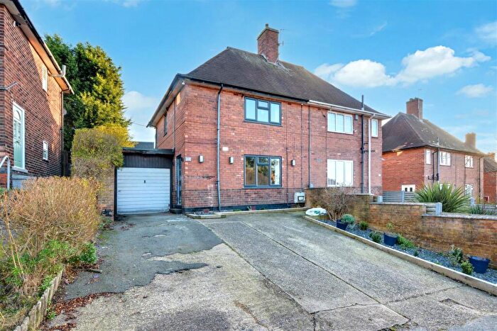 3 Bedroom Semi Detached House For Sale In Gainsford Crescent, Nottingham, NG5