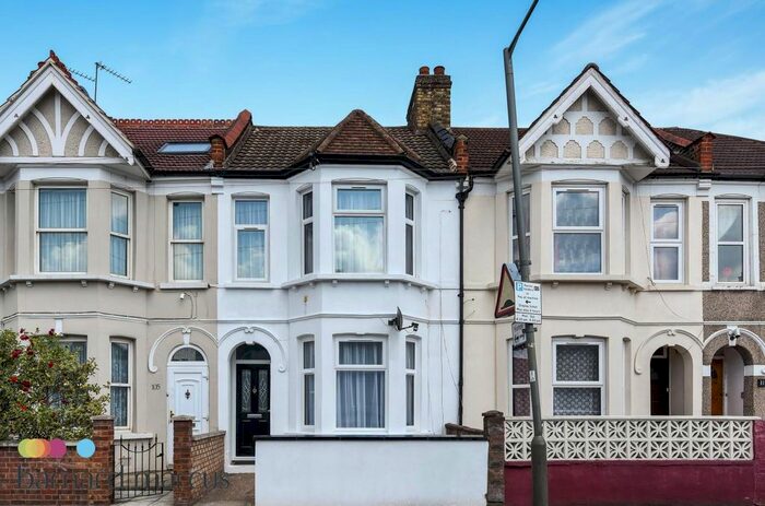 3 Bedroom Property To Rent In Totterdown Street, London, SW17