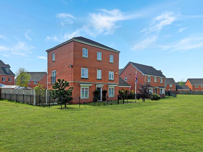 5 Bedroom Detached House For Sale In West Malling Close, Hopwood, OL10