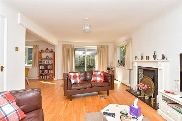 4 Bedroom Detached House For Sale In Bramley Avenue, Faversham, Kent, ME13