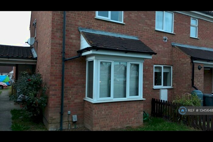 2 Bedroom End Of Terrace House To Rent In Ripon Court, Biggleswade, SG18