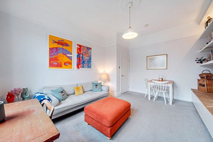 2 Bedroom Flat To Rent In Lewin Road, Streatham, London, SW16