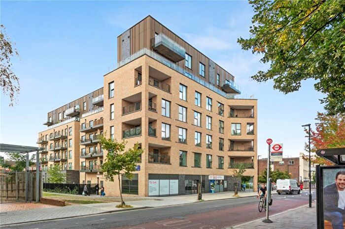 2 Bedroom Apartment For Sale In Matthias Road, London, N16