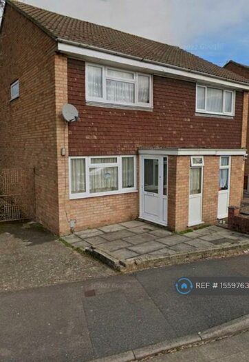 3 Bedroom End Of Terrace House To Rent In Woodrush Way, Romford, RM6
