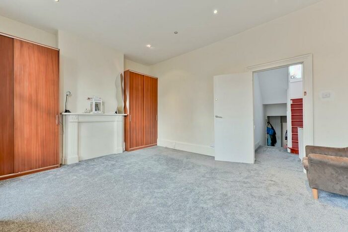 2 Bedroom Flat To Rent In Highbury Park, N5