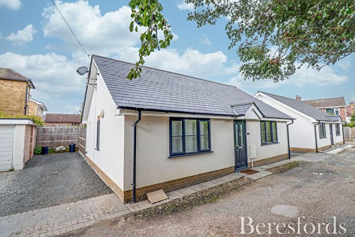 2 Bedroom Bungalow For Sale In Drake Close, Warley, CM14