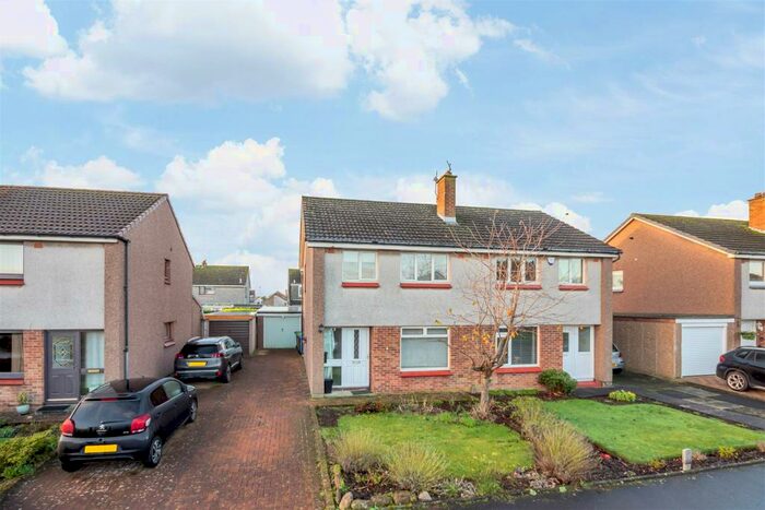 3 Bedroom Semi-Detached House For Sale In Morar Road, Crossford, KY12