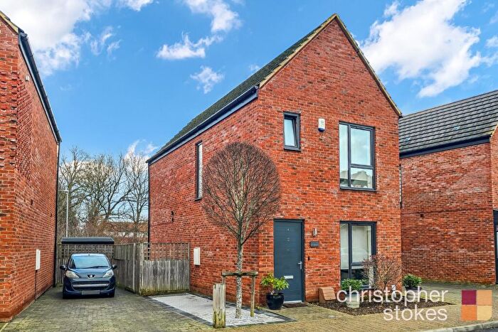 3 Bedroom Detached House For Sale In Markwick Avenue, Cheshunt, Hertfordshire, EN8