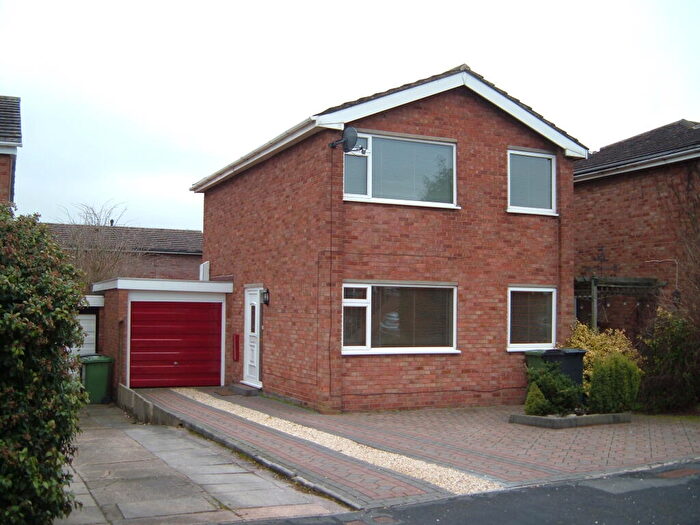 3 Bedroom Detached House To Rent In Oak Tree Close, Kingsbury, B78