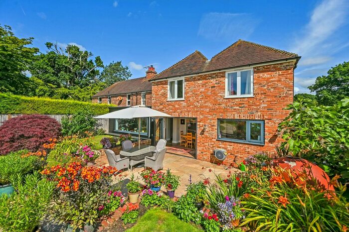 4 Bedroom Semi-Detached House For Sale In Rye Road, Rye Foreign, TN31
