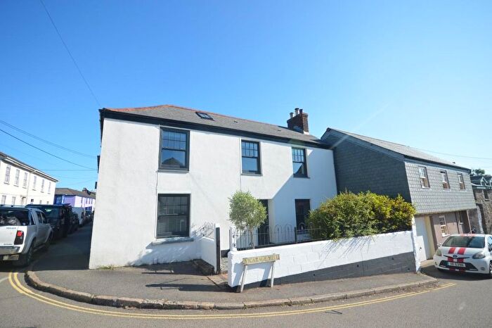 3 Bedroom Property To Rent In Church Street, St Day, TR16
