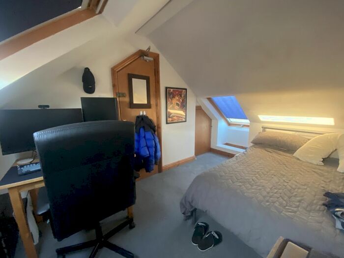 5 Bedroom Property To Rent In Lisvane Street, Cathays, Cardiff CF24