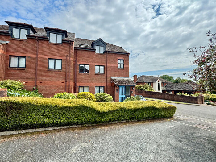 2 Bedroom Flat For Sale In Trews Weir Reach, Exeter, EX2