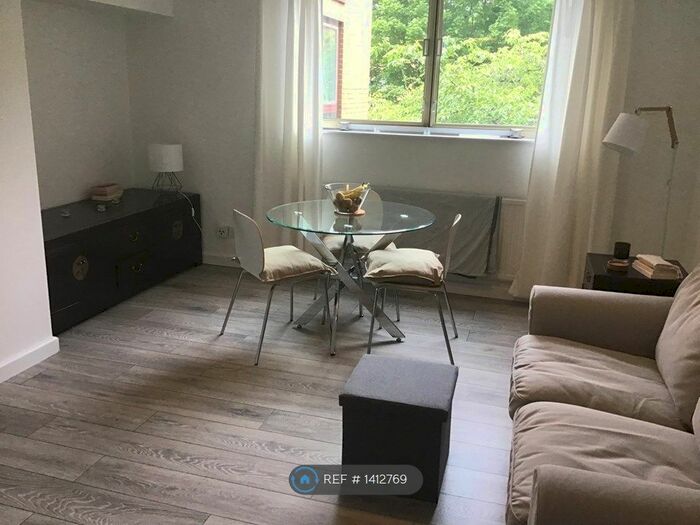 2 Bedroom Flat To Rent In Quay, London, E1W