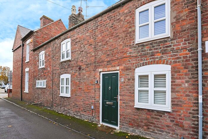 2 Bedroom Terraced House For Sale In Merstow Place, Evesham, Worcestershire, WR11