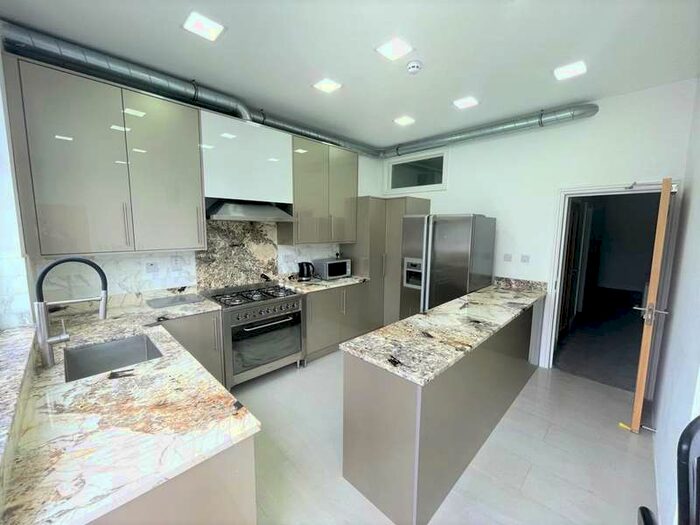 12 Bedroom House To Rent In Cranbrook Road, Ilford, IG1