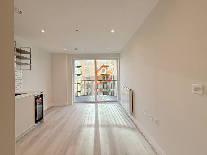 1 Bedroom Flat To Rent In Bufton House, Astell Road, SE3