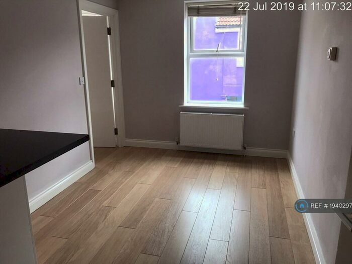 Studio To Rent In Worsley Court, Bristol, BS5