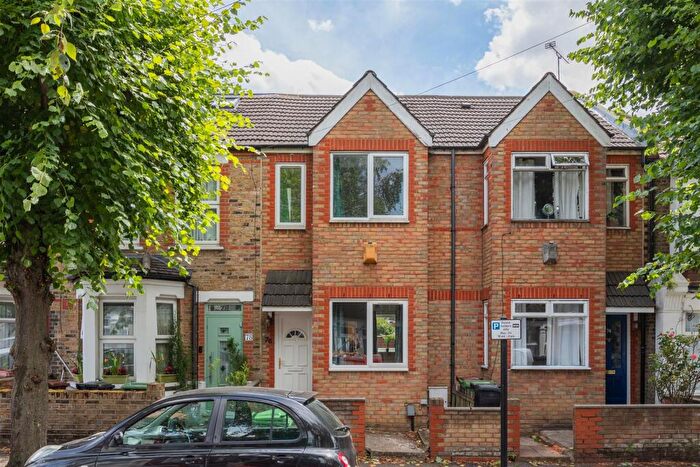 2 Bedroom Terraced House To Rent In Waverley Road, Walthamstow, E17