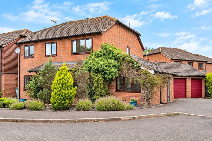 4 Bedroom Detached House For Sale In Churchfields, Kingsley, Hampshire, GU35