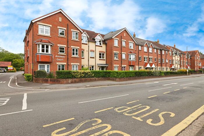 1 Bedroom Flat For Sale In Archers Court, Salisbury, SP1