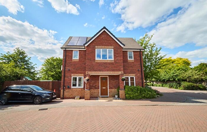 3 Bedroom Link Detached House To Rent In St. Francis Close, Hinckley, LE10