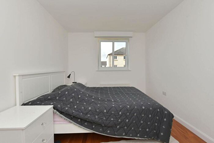 2 Bedroom Flat For Sale In Flat, Flaxmill Place, Edinburgh, EH6