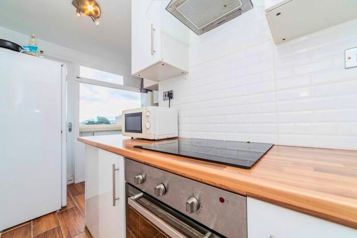 4 Bedroom Flat To Rent In Highcliffe Drive, London, SW15