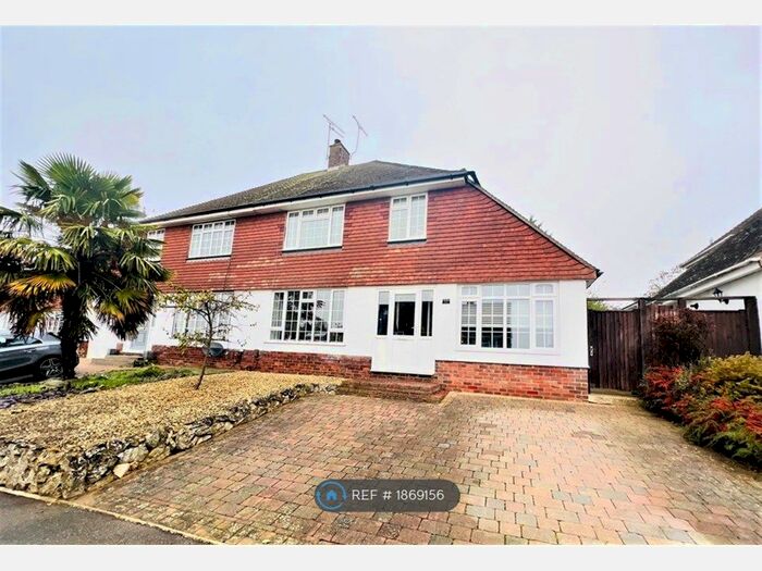 4 Bedroom Semi-Detached House To Rent In Plumtrees, Maidstone, Kent, ME16